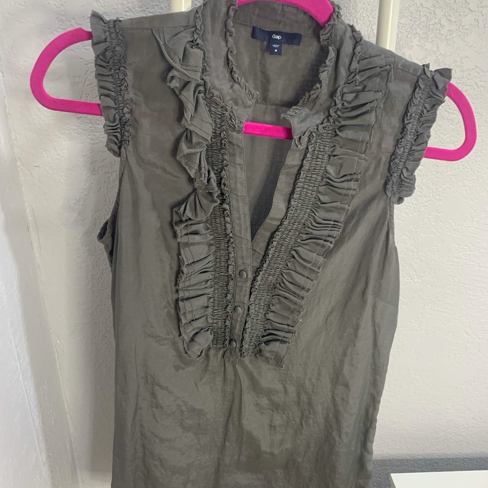 Gap Gray Dressy Tank Top with Dressy Ruffles, Size Medium